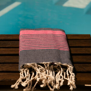 Fouta Lanka By Eskise au bord de la piscine