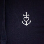 Logo Croix Camarguaise blanc sur sweat