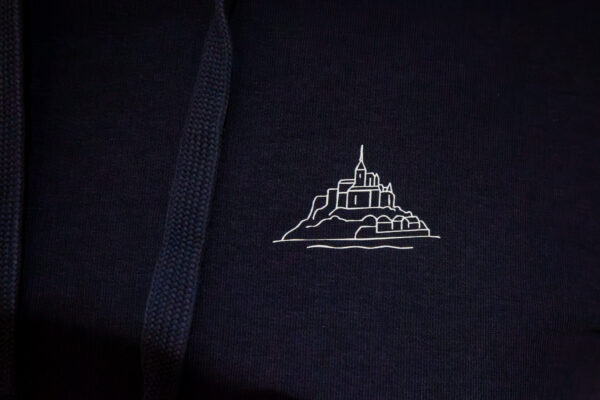 Logo Mon Saint Michel blanc sur sweat