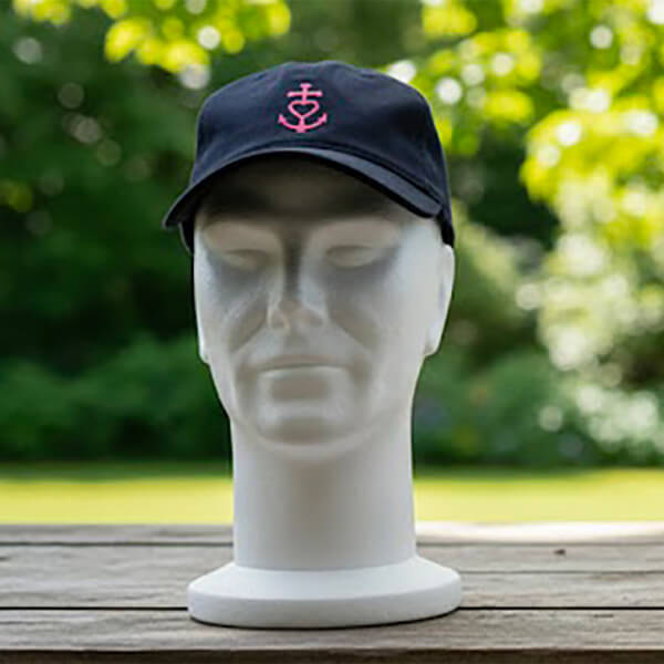 CASQUETTE CROIX CAMRGUAISE ROSE ESKISE DANS LA NATURE